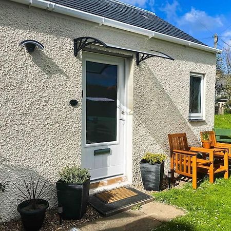 Spacious Room In The Centre Of Portree Exterior photo